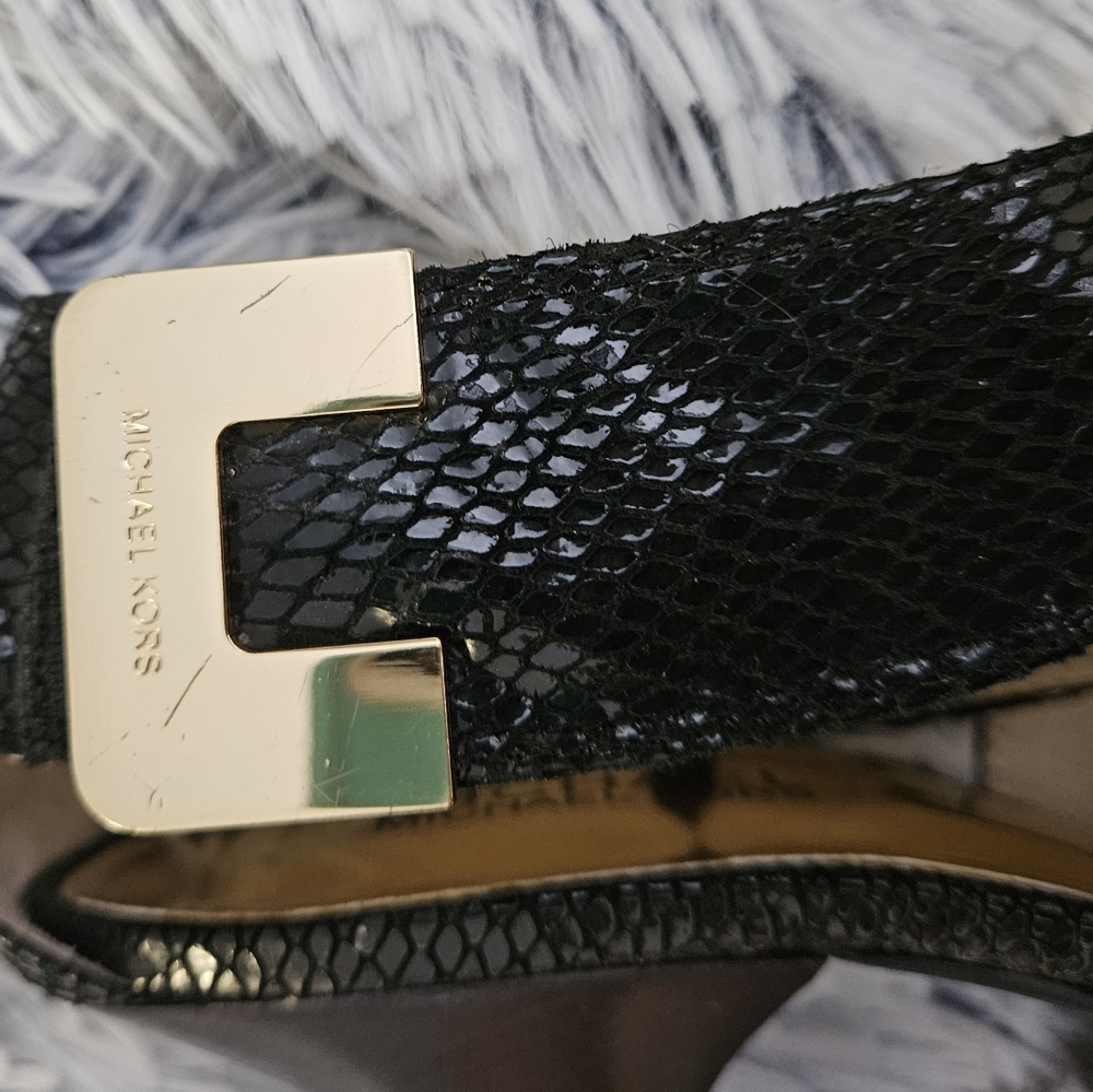 Michael Kor's Strappy Sexy Sandals Sz 7 Fits 7 1/2 foot Black and Gold - Picture 7 of 8